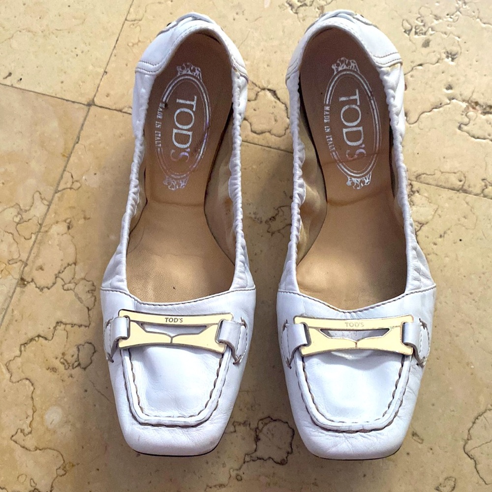 Tod's Light Grey Leather Buckle Detail Scrunch Ballet Flats size 37 Used